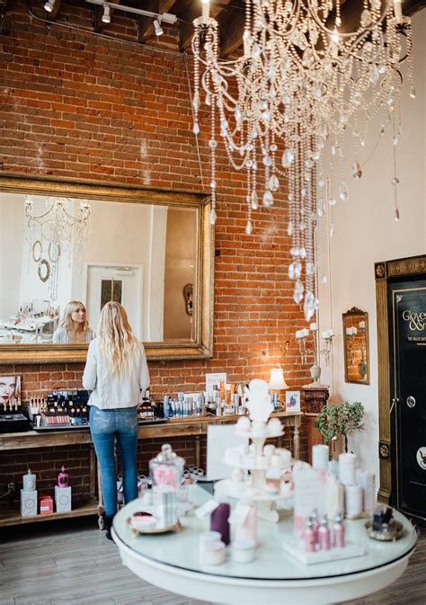 A Beauty Boutique Gets a Dramatic Makeover | Boutique decor, Boutique ...