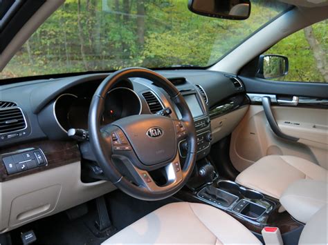 2014 Kia Sorento: 48 Interior Photos | U.S. News