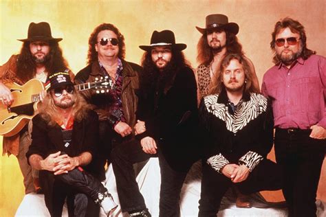 When Lynyrd Skynyrd Members Predicted Plane Crash But Ronnie Van Zandt Ignored Them