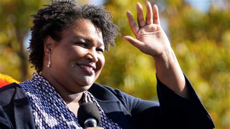 Stacey Abrams aims to recapture energy of first campaign