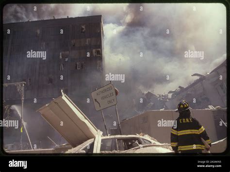 World trade center twin towers burning hi-res stock photography and images - Alamy