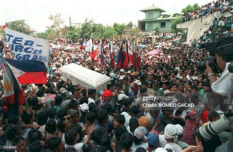 The coffin of maid Flor Contemplacion is carried to church in a huge... News Photo - Getty Images