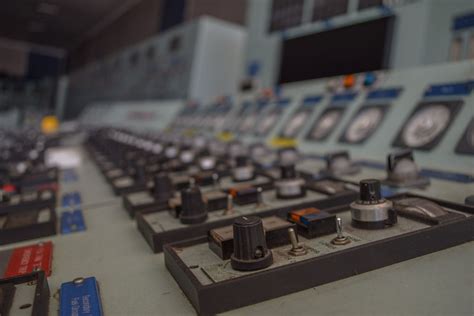 Secrets inside abandoned Ferrybridge power station - one of Britain's ...