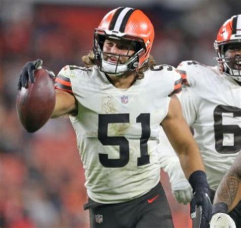 Browns Linebacker to Miss Time With Knee Injury - Sports Illustrated Cleveland Browns News ...