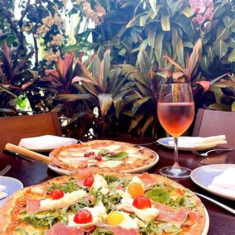 Dining Al Fresco • Aventura Mall