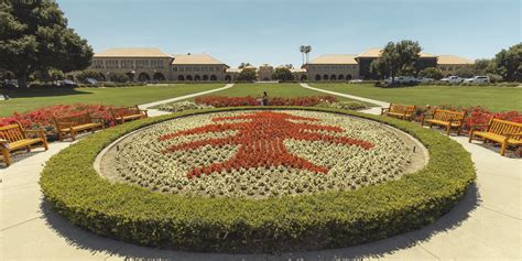 Explore Campus : Stanford University