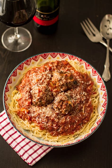 Spaghetti with Meatballs (Lady and the Tramp) - Olivia's Cuisine