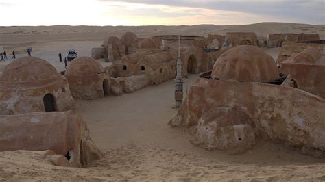 Chott el Gharsa, le village en carton-pâte de Mos Espa dans Star Wars ...