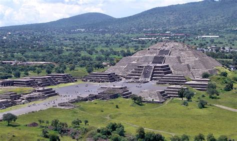 Pyramid of the Moon, Mexico - 1260d.com