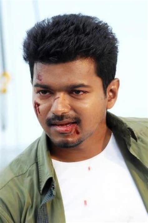 Thuppaki First Look Stills