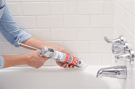 Bathtub and Shower Caulk - Best Types and How to Apply