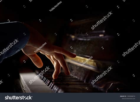 19,502 Pianist Hands Images, Stock Photos & Vectors | Shutterstock