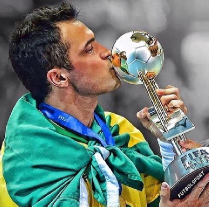 Today the legend Falcão retires from International Futsal - Futsal Focus