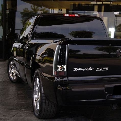 2003-2006 Chevrolet Silverado 1500 LED Tail Lights - LT-SIV03JMLED-V2-TM