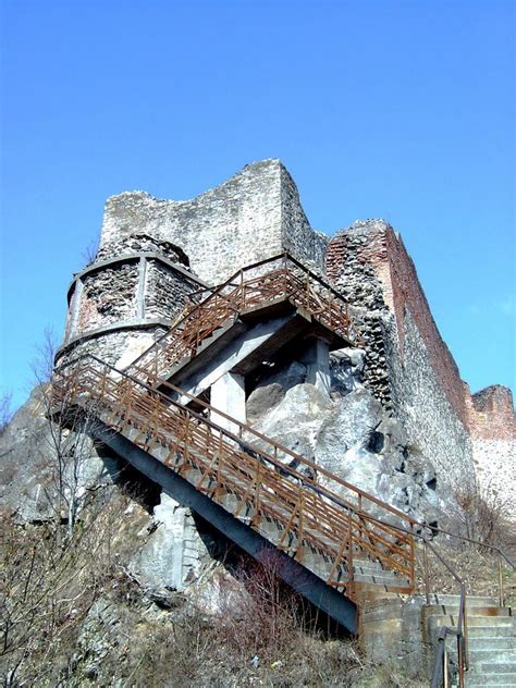 Poenari Castle | Vlad the impaler castle, Vlad the impaler, Castle