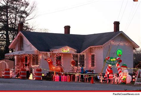 Honey Boo Boo's House -- Caution: Redneck Xmas in Progress | TMZ.com