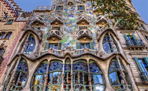 Visit the Top 5 Works of Gaudí Architecture in Barcelona