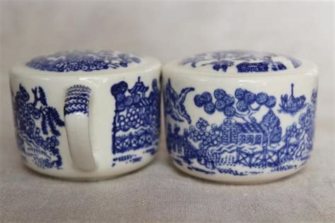 vintage USA Royal china blue willow salt and pepper shakers, S&P set