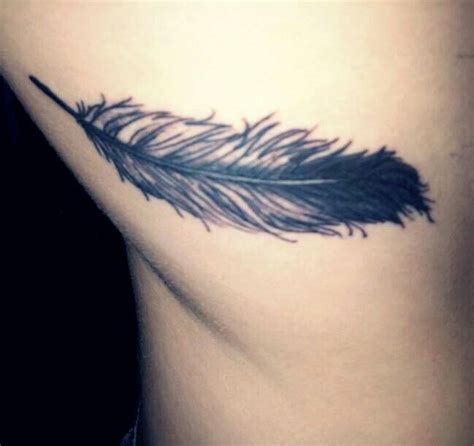 Pretty Feather tattoo | Feather tattoos, Tattoos, Feather tattoo