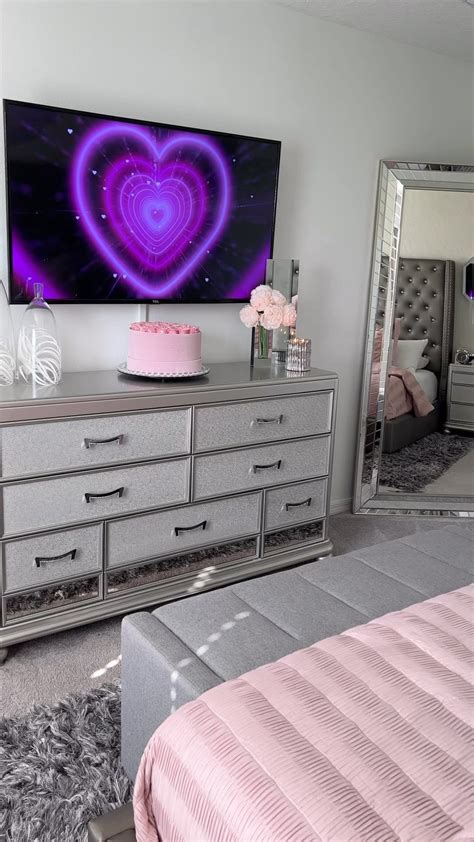 ℛ𝒶𝒽𝑒𝓂𝒶 on Instagram | Bedroom makeover, Grey room decor, Bedroom interior