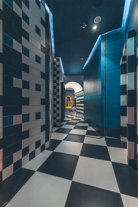 ESPA at Mondrian Doha (Male Spa) Checkered Hallway | Explorest