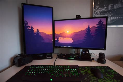 My Dual 32" 4K monitor setup : battlestations