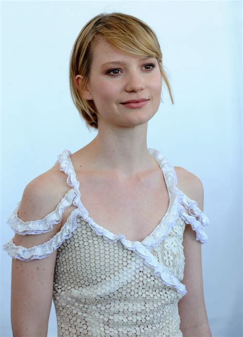 Mia Wasikowska photo 101 of 340 pics, wallpaper - photo #399365 - ThePlace2