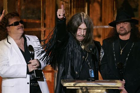 Lynyrd Skynyrd Founding Member Bob Burns Dies in Georgia Car Crash - NBC News