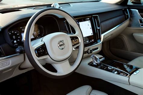 2022 Volvo S90 Interior Pictures