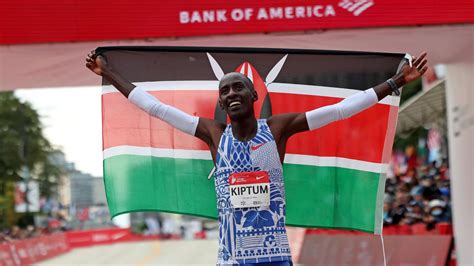 World Record Shattered at Chicago Marathon as Kelvin Kiptum Runs 2:00: ...