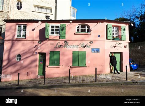Le Maison Rose in Montmartre Paris France Stock Photo - Alamy