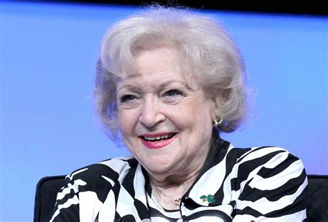 Download Betty White Background | Wallpapers.com