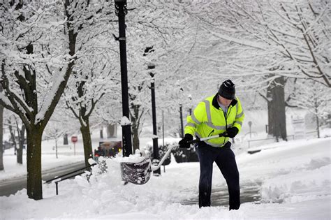 New Milford issues snow emergency