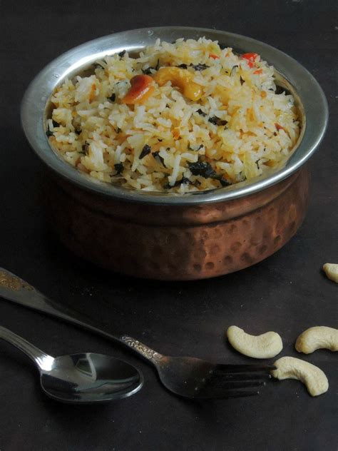 Priya's Versatile Recipes: Andhra Style Mint Rice/Pudhina Annam