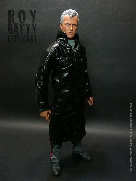 This 1:6 Roy Batty Renegade Replicant (Blade Runner) came with his Black Leather-like Trench ...