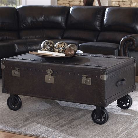 A Guide To Steamer Trunk Coffee Tables - Coffee Table Decor