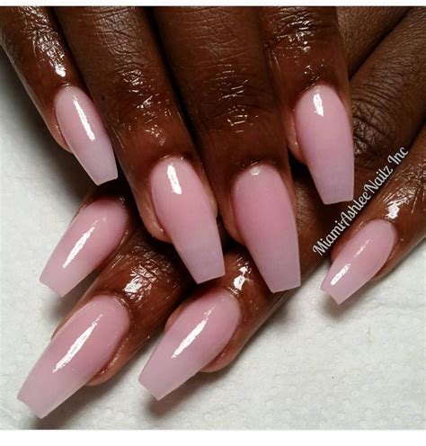 Beautiful color contrast between the dark skin complexion and cotton ...