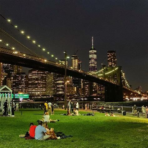 Beautiful night at the Brooklyn Bridge Park 📍