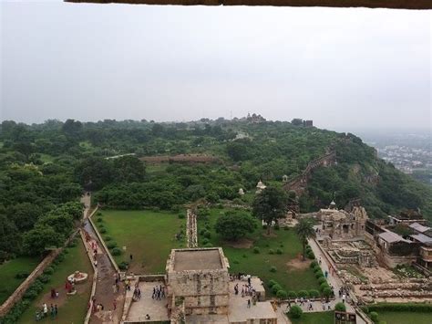 Vijay Stambh | Chittorgarh - What to Expect | Timings | Tips - Trip Ideas by MakeMyTrip