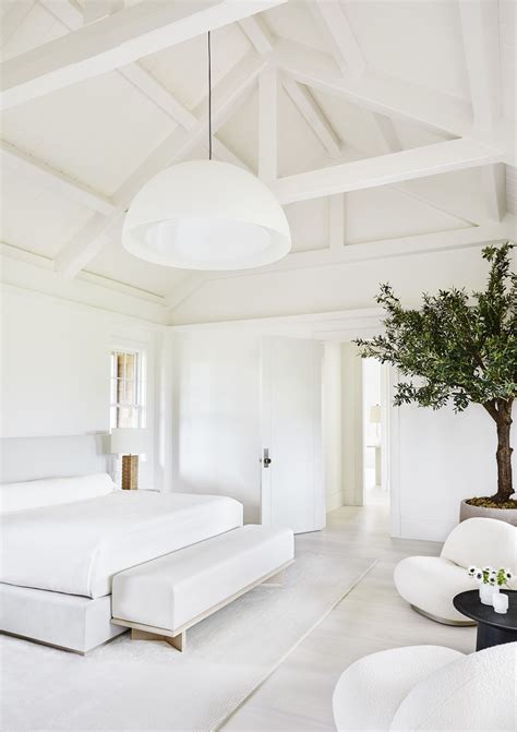 A Dramatic, Minimalist Renovation of a Traditional Post-and-Beam ...