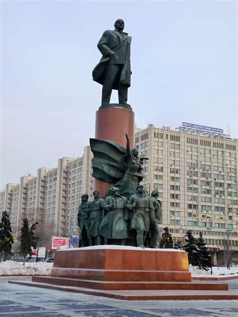 estatuas de lenin en el mundo: Moscú, Kaluzhskaja Square