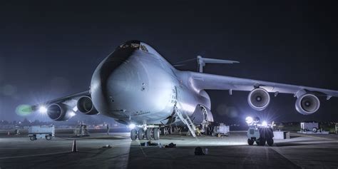 Lockheed C-5M Super Galaxy: Die unangemeldete XXL-Besucherin von ...