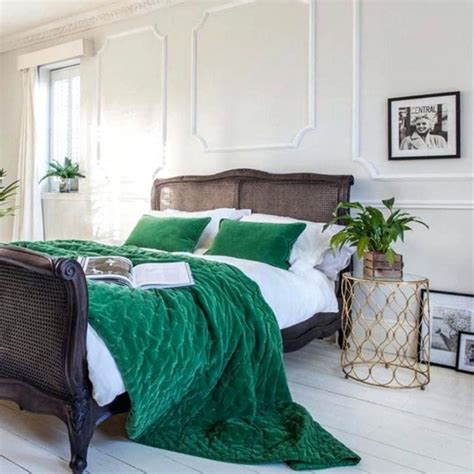 15 Cozy Bedroom Design Ideas With Green Color Schemes | Green master bedroom, Bedroom green ...