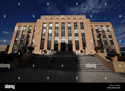 Mutual of Omaha headquarters building Stock Photo - Alamy