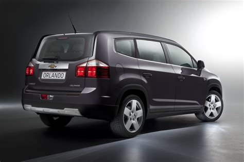 New Chevrolet Orlando MPV Shows up in Paris (With Live Pictures ...