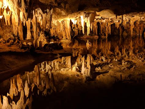 Luray Caverns, VA, USA. [4032x3024][OC] A magical world underground. It's difficult to ...