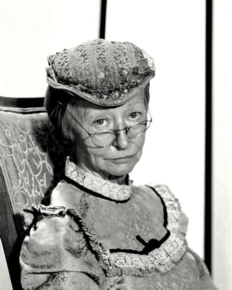 IRENE RYAN AS "GRANNY" IN "THE BEVERLY HILLBILLIES" - 8X10 PHOTO (DA-532)