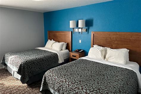 Baymont by Wyndham Manistee | Manistee, MI Hotels