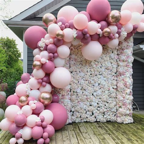 flower wall with balloon garland - Google Search | Wedding balloons ...