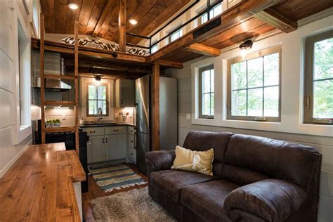 The Handcrafted 416-sqft "Retreat" by Timbercraft Tiny Homes - Dream ...